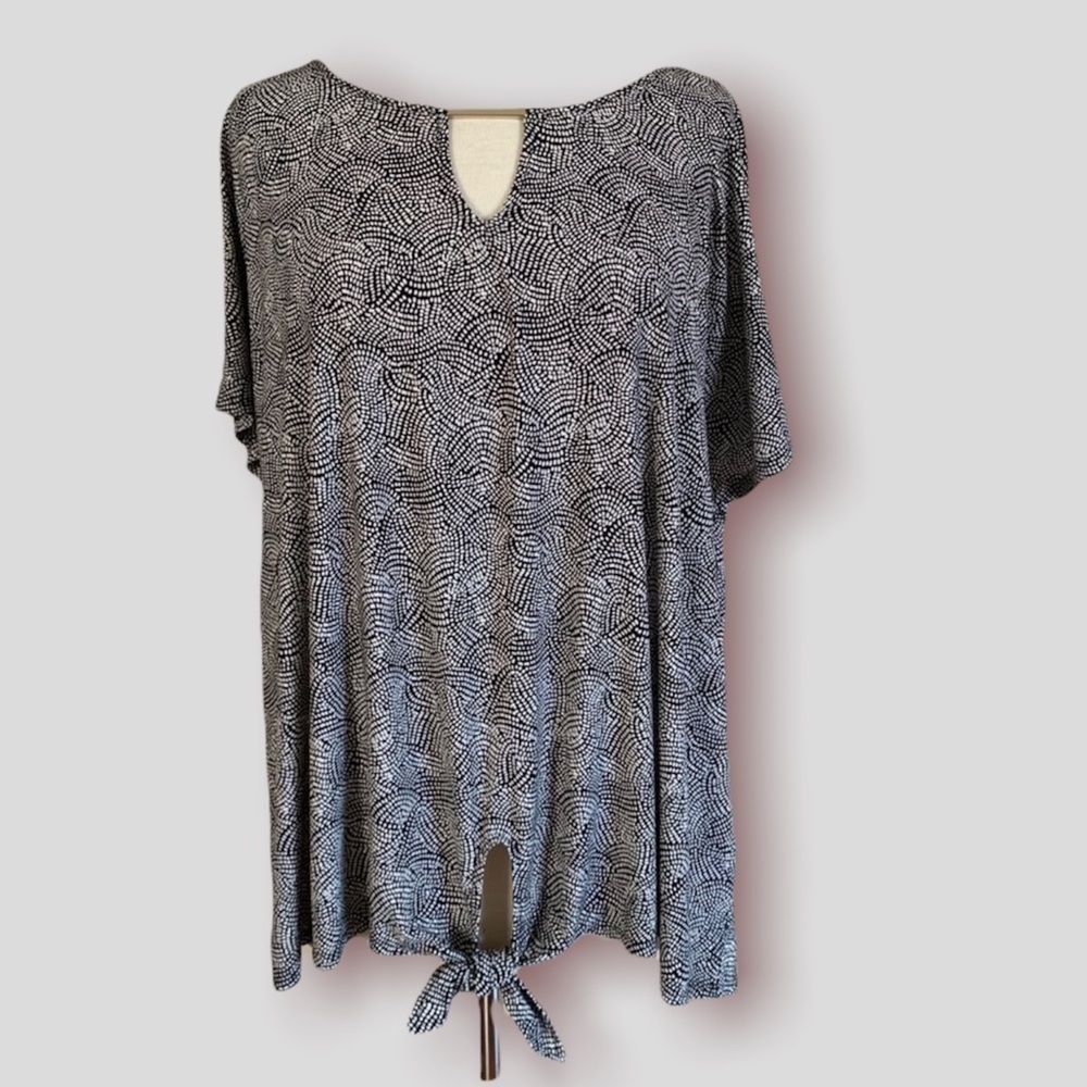 Women’s plus size black white shirt blouse 2X